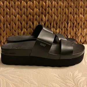 Reef Black size 7 Sandals